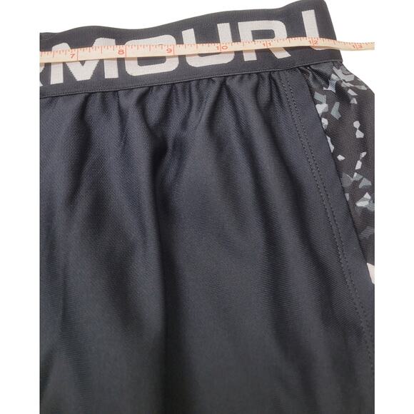 Women's Under Armour Play Up Loose Running Shorts XS Black Gray Print EUC - Picture 7 of 10